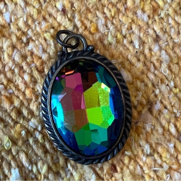 Gold tone brass Multi color faceted top sparkly pendant 1.5" - Picture 2 of 3